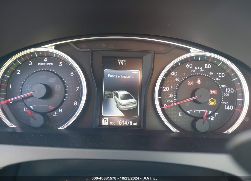 2015 TOYOTA CAMRY SE VIN: 4T1BF1FKXFU485783