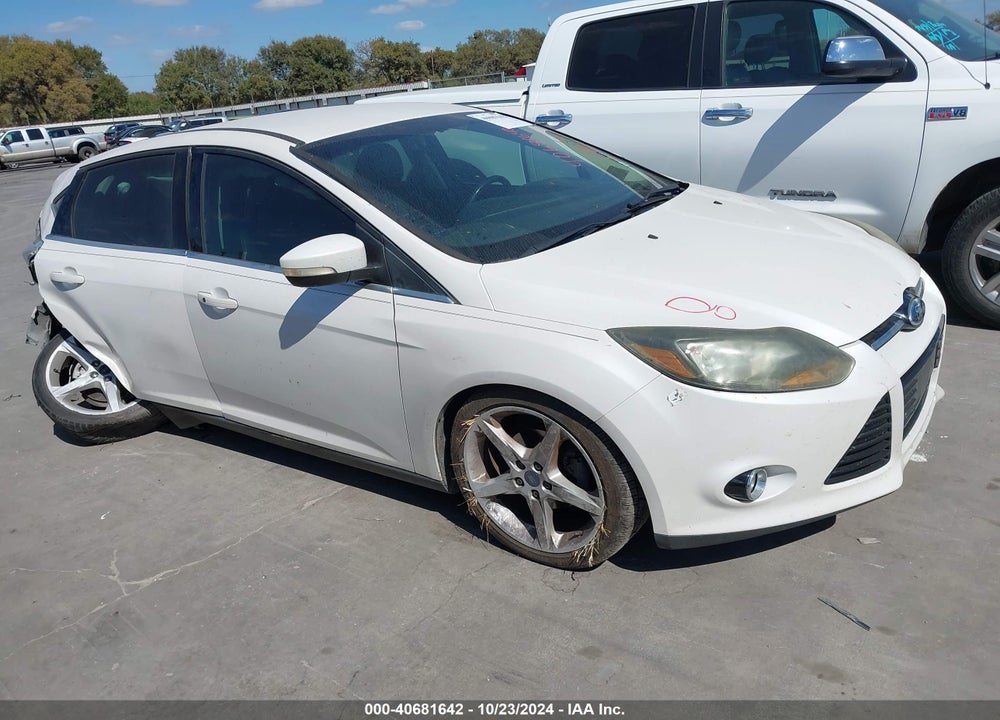 2014 FORD FOCUS TITANIUM VIN: 1FADP3N25EL184047