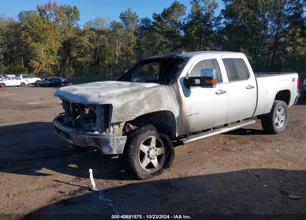 2014 GMC SIERRA 2500HD SLT VIN: 1GT121C82EF180107