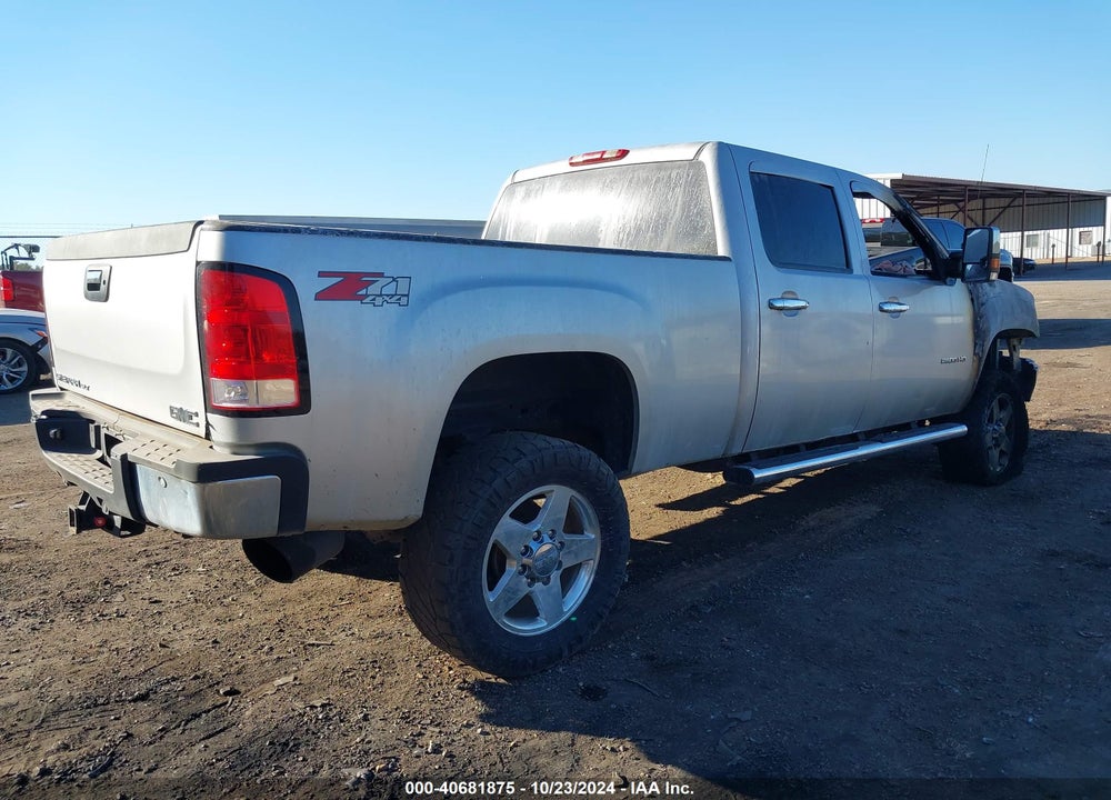 2014 GMC SIERRA 2500HD SLT VIN: 1GT121C82EF180107