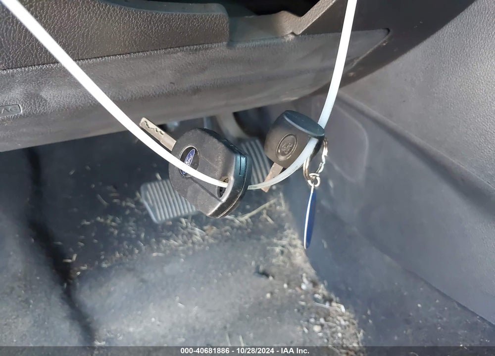 2016 FORD FOCUS S VIN: 1FADP3E24GL267472