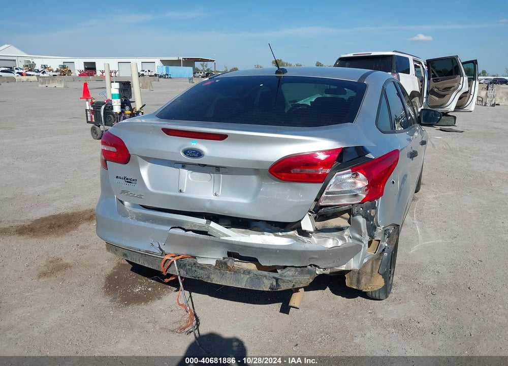 2016 FORD FOCUS S VIN: 1FADP3E24GL267472