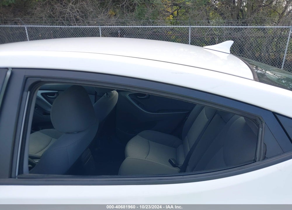 2015 HYUNDAI ELANTRA SE VIN: 5NPDH4AE0FH578901