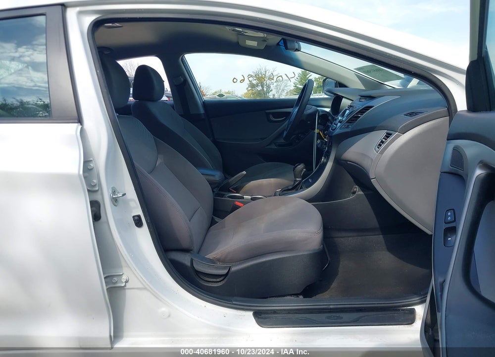 2015 HYUNDAI ELANTRA SE VIN: 5NPDH4AE0FH578901