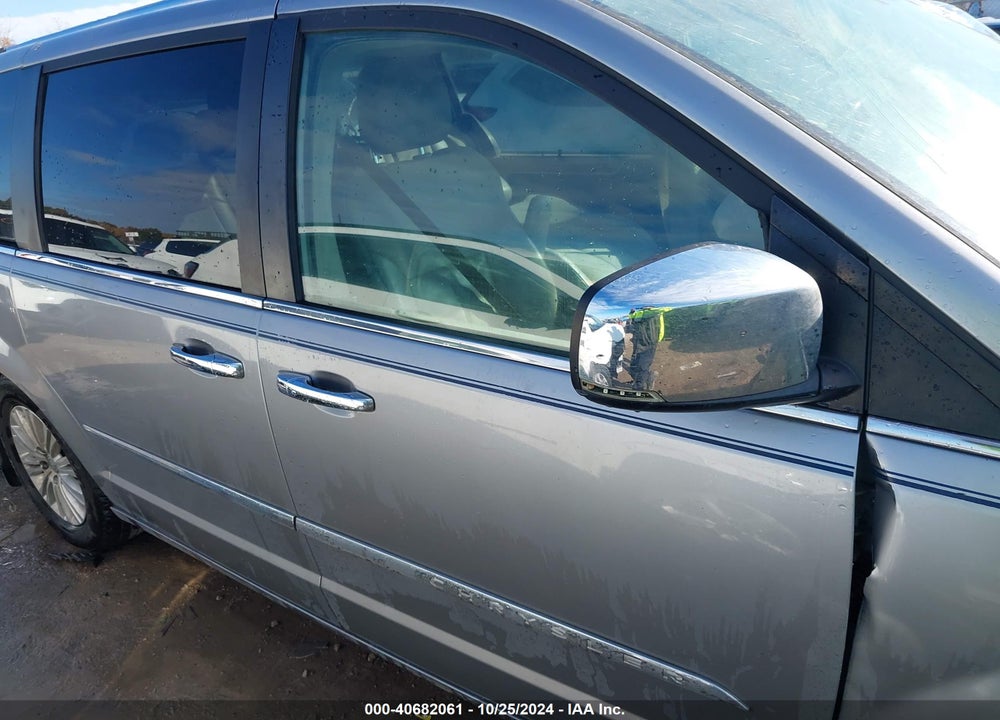 2013 CHRYSLER TOWN & COUNTRY LIMITED VIN: 2C4RC1GG4DR651814