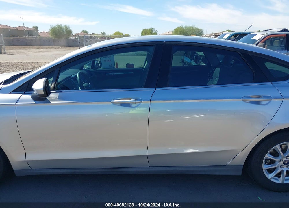 2016 FORD FUSION S VIN: 3FA6P0G70GR215905
