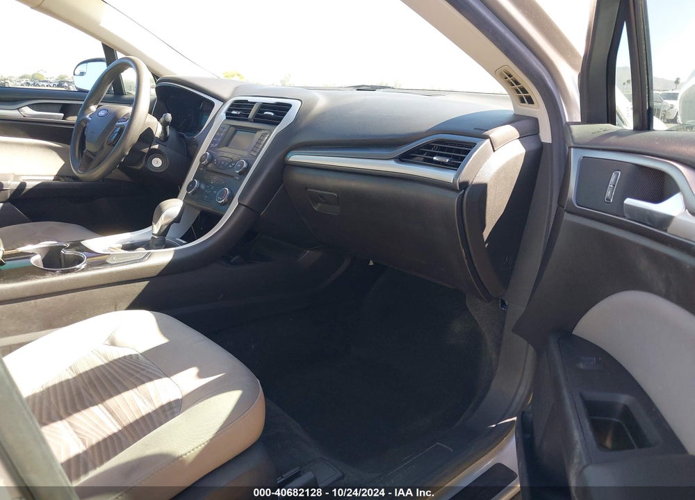 2016 FORD FUSION S VIN: 3FA6P0G70GR215905