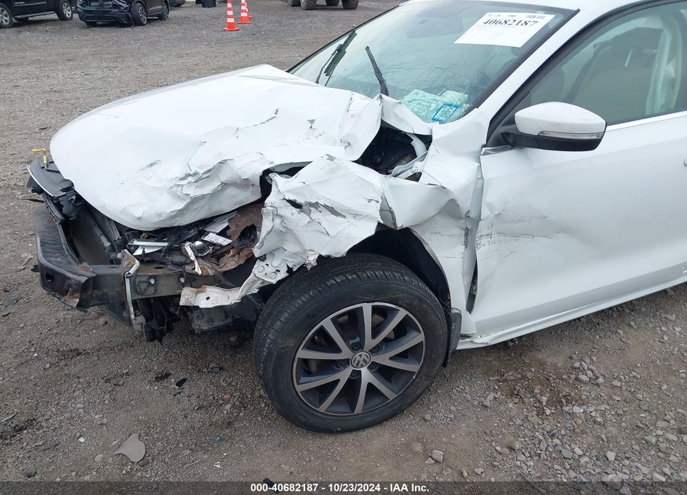 2017 VOLKSWAGEN JETTA 1.4T SE VIN: 3VWDB7AJ4HM305356