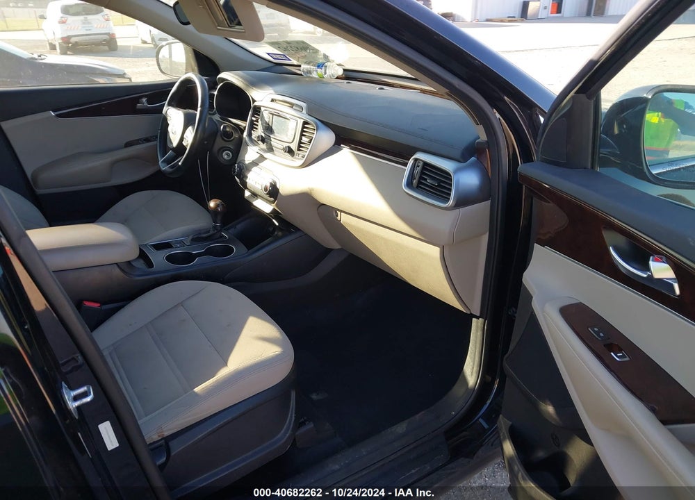 2016 KIA SORENTO 2.4L LX VIN: 5XYPG4A38GG088729
