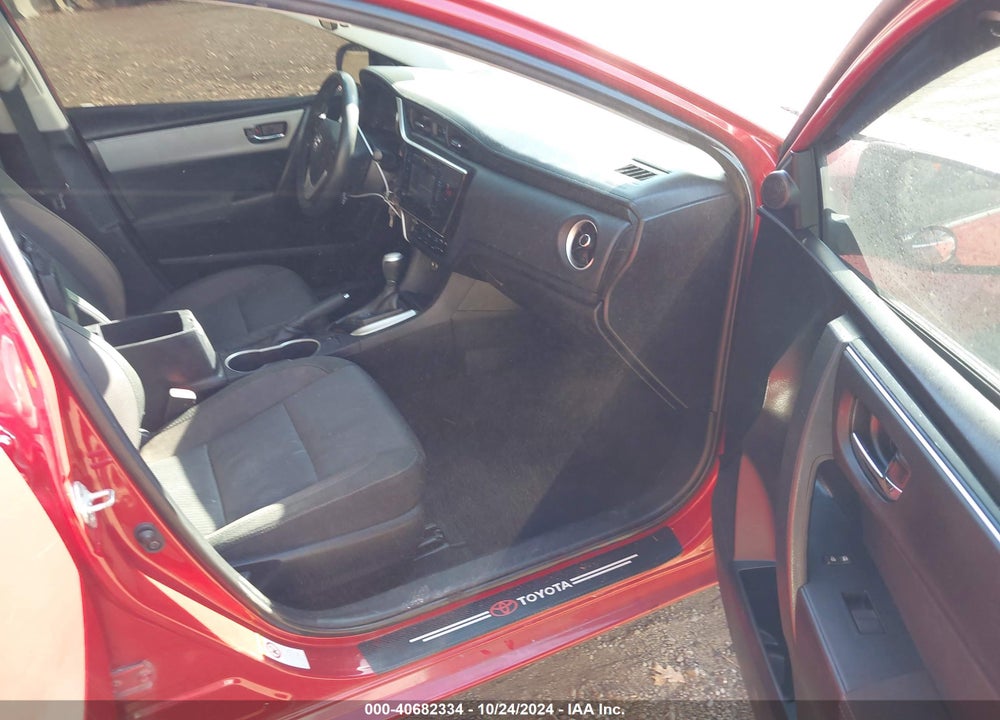 2018 TOYOTA COROLLA LE VIN: 2T1BURHE8JC124316