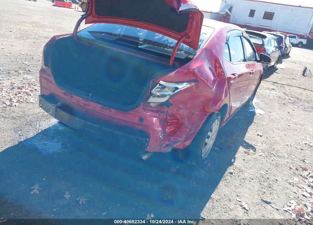 2018 TOYOTA COROLLA LE VIN: 2T1BURHE8JC124316