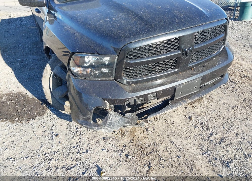 2019 RAM 1500 CLASSIC EXPRESS  4X4 6'4" BOX VIN: 1C6RR7FG5KS600232