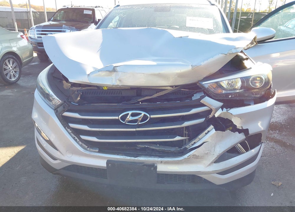 2017 HYUNDAI TUCSON SE VIN: KM8J3CA48HU301596