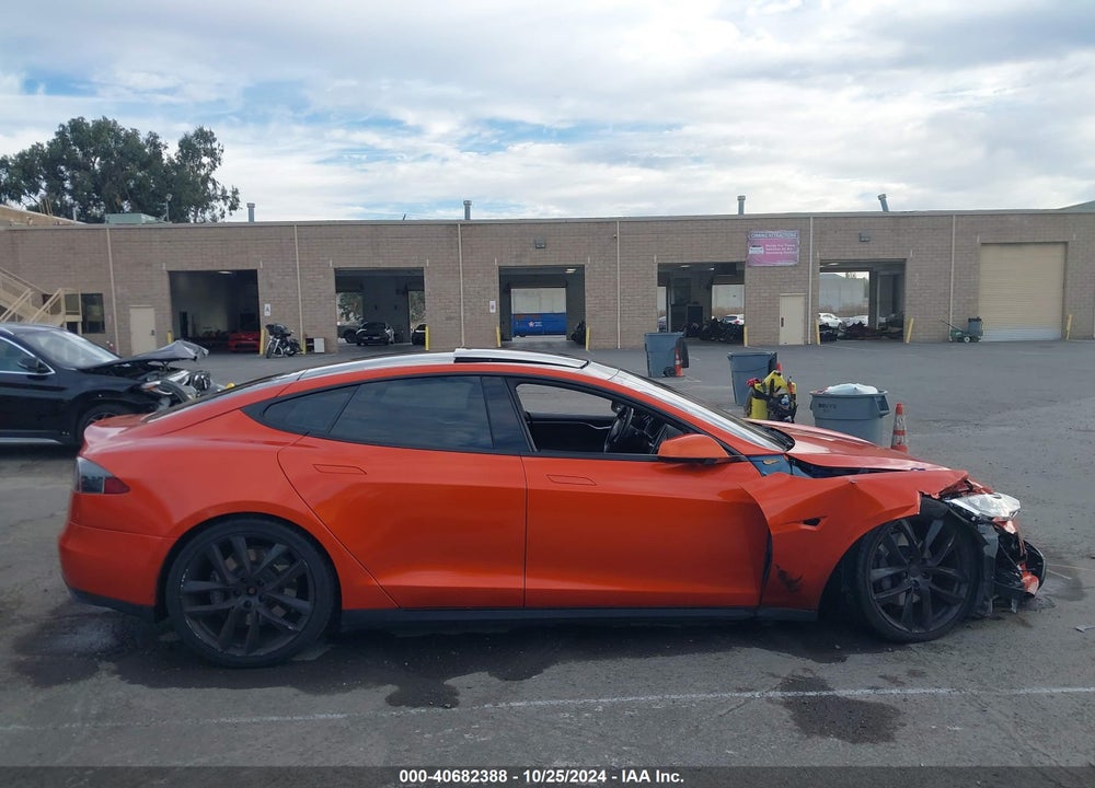 2015 TESLA MODEL S VIN: 5YJSA1E13FF106126
