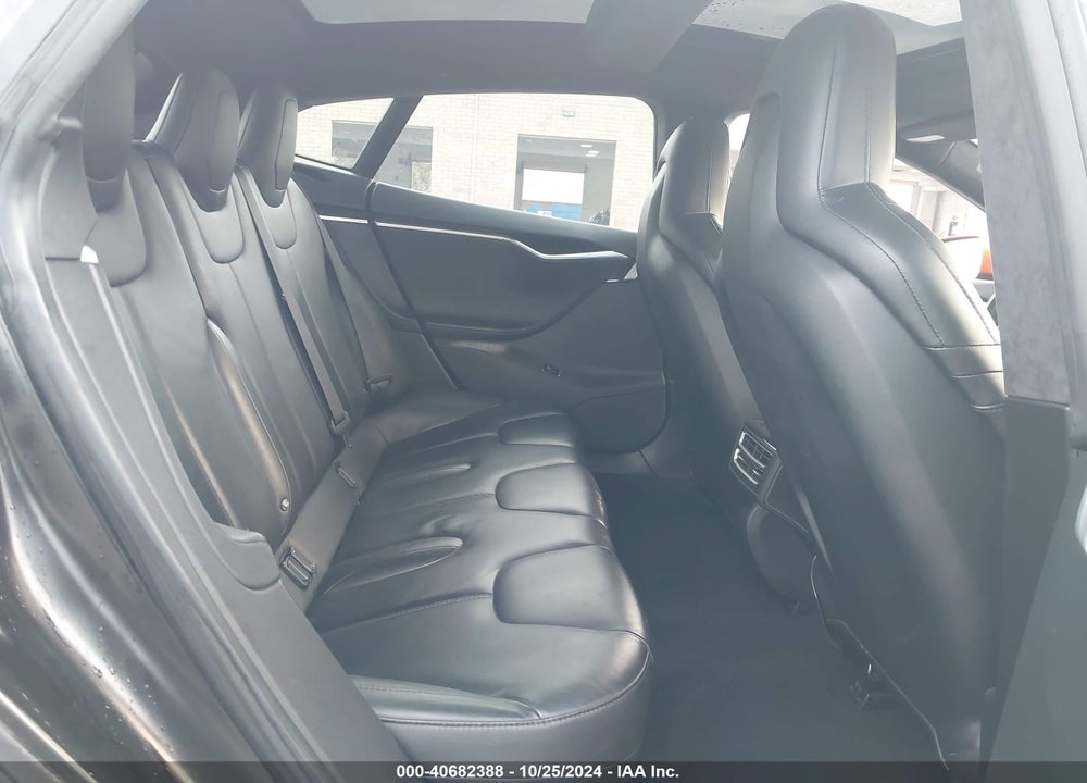 2015 TESLA MODEL S VIN: 5YJSA1E13FF106126
