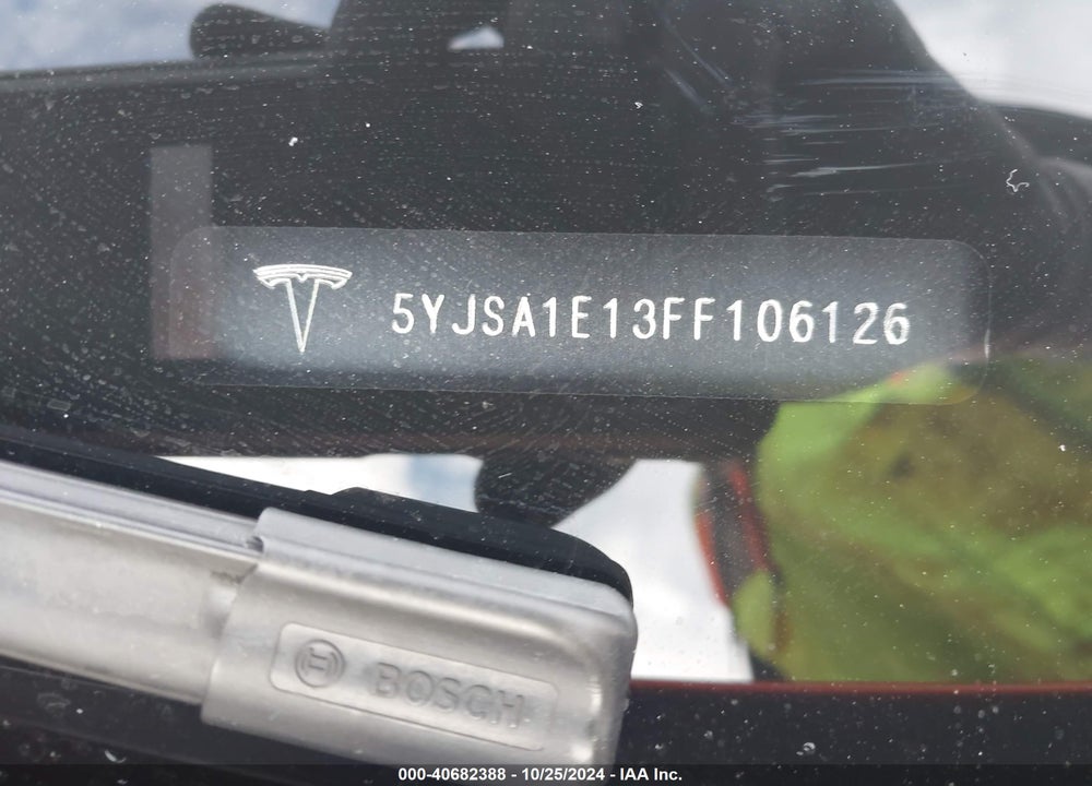 2015 TESLA MODEL S VIN: 5YJSA1E13FF106126