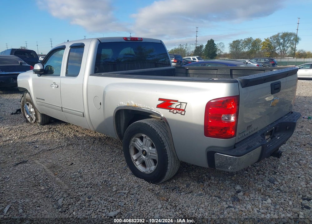 2011 CHEVROLET SILVERADO 1500 LT VIN: 1GCRKSE34BZ299183