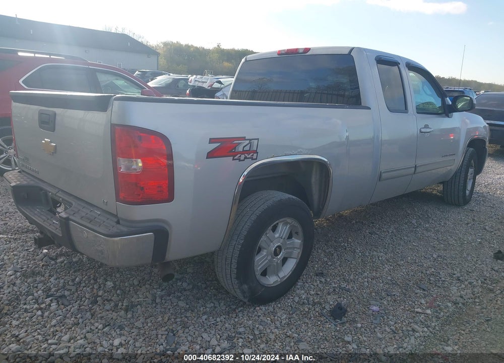 2011 CHEVROLET SILVERADO 1500 LT VIN: 1GCRKSE34BZ299183