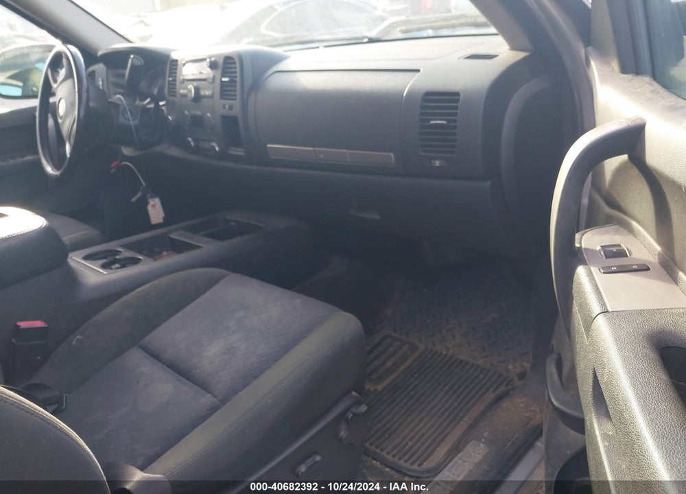 2011 CHEVROLET SILVERADO 1500 LT VIN: 1GCRKSE34BZ299183