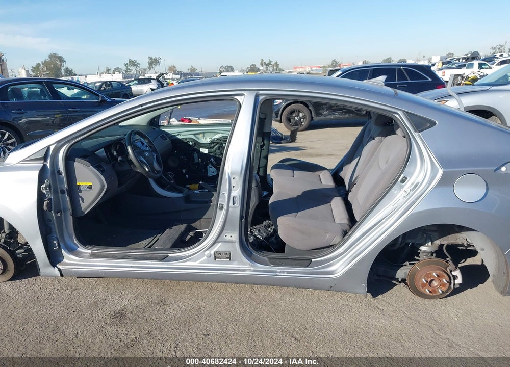 2015 HYUNDAI ELANTRA VIN: 5NPDH4AE3FH566001