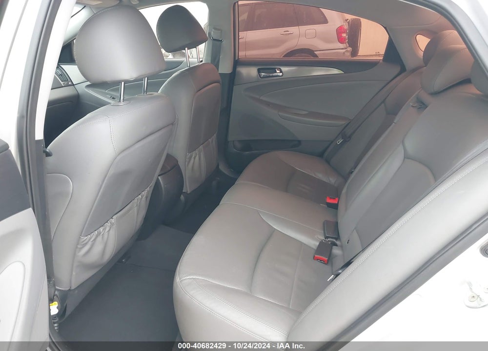 2015 HYUNDAI SONATA HYBRID LIMITED VIN: KMHEC4A45FA119487