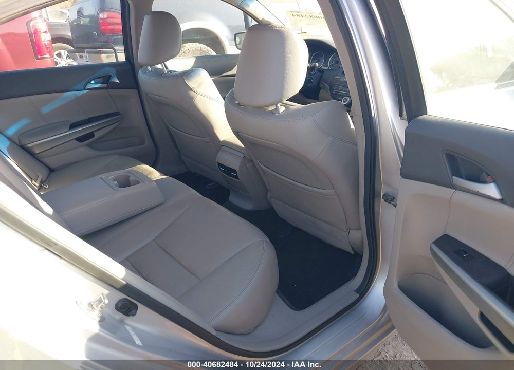 2010 HONDA ACCORD 2.4 EX-L VIN: 1HGCP2F85AA059284