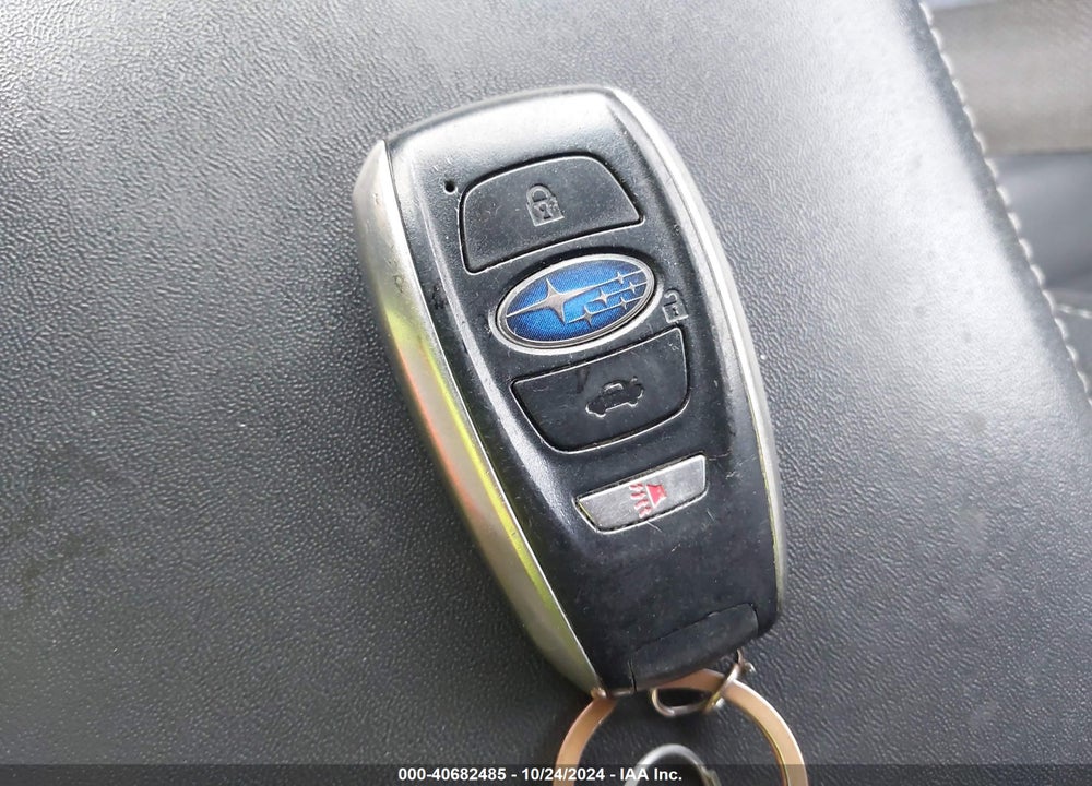 2016 SUBARU OUTBACK 3.6R LIMITED VIN: 4S4BSENC8G3240047