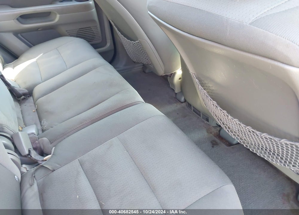 2006 HONDA PILOT LX VIN: 5FNYF28196B048892