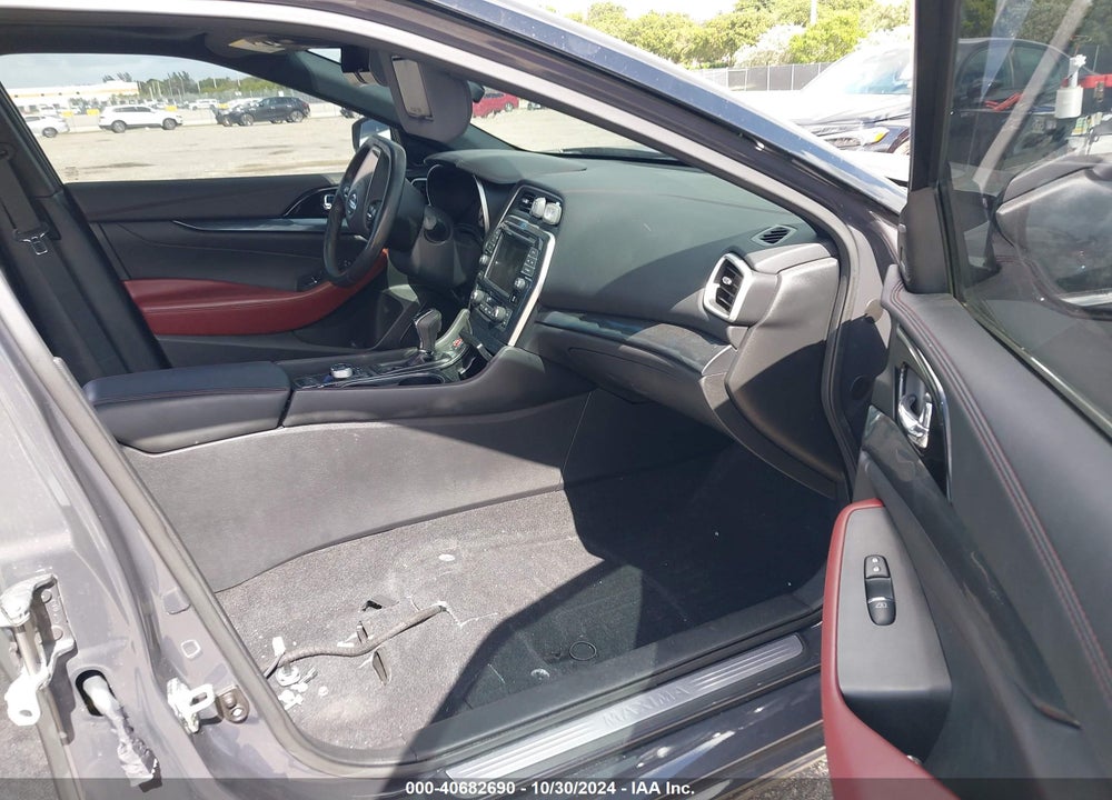 2021 NISSAN MAXIMA PLATINUM XTRONIC CVT VIN: 1N4AA6FV0MC503531