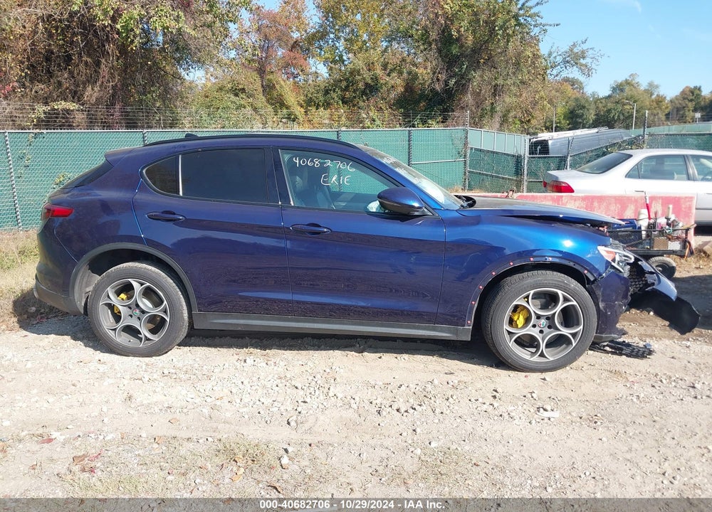 2018 ALFA ROMEO STELVIO SPORT AWD VIN: ZASFAKPN7J7B90870