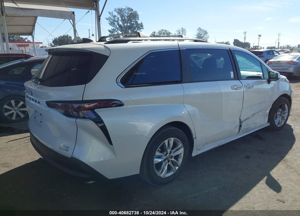 2024 TOYOTA SIENNA XLE VIN: 5TDJSKFC0RS147246