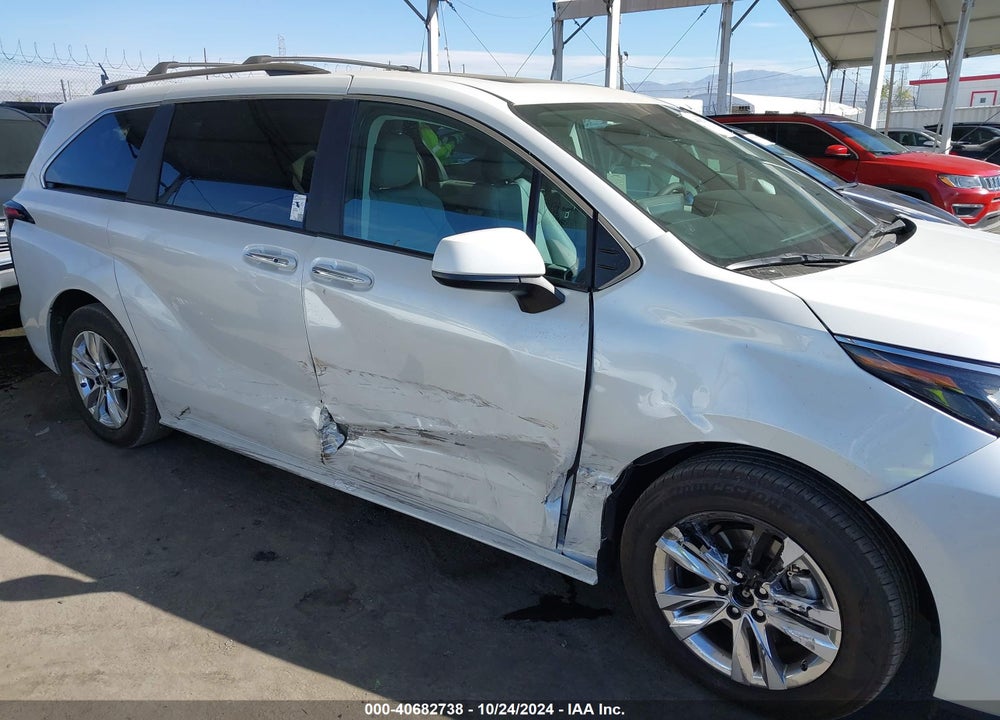 2024 TOYOTA SIENNA XLE VIN: 5TDJSKFC0RS147246