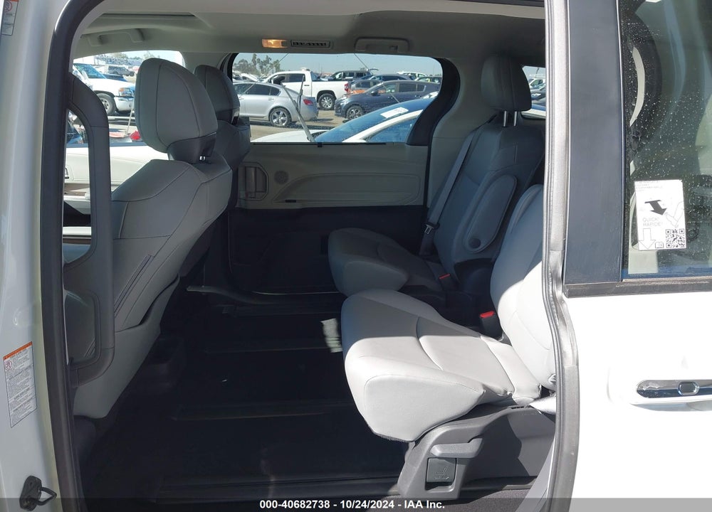 2024 TOYOTA SIENNA XLE VIN: 5TDJSKFC0RS147246