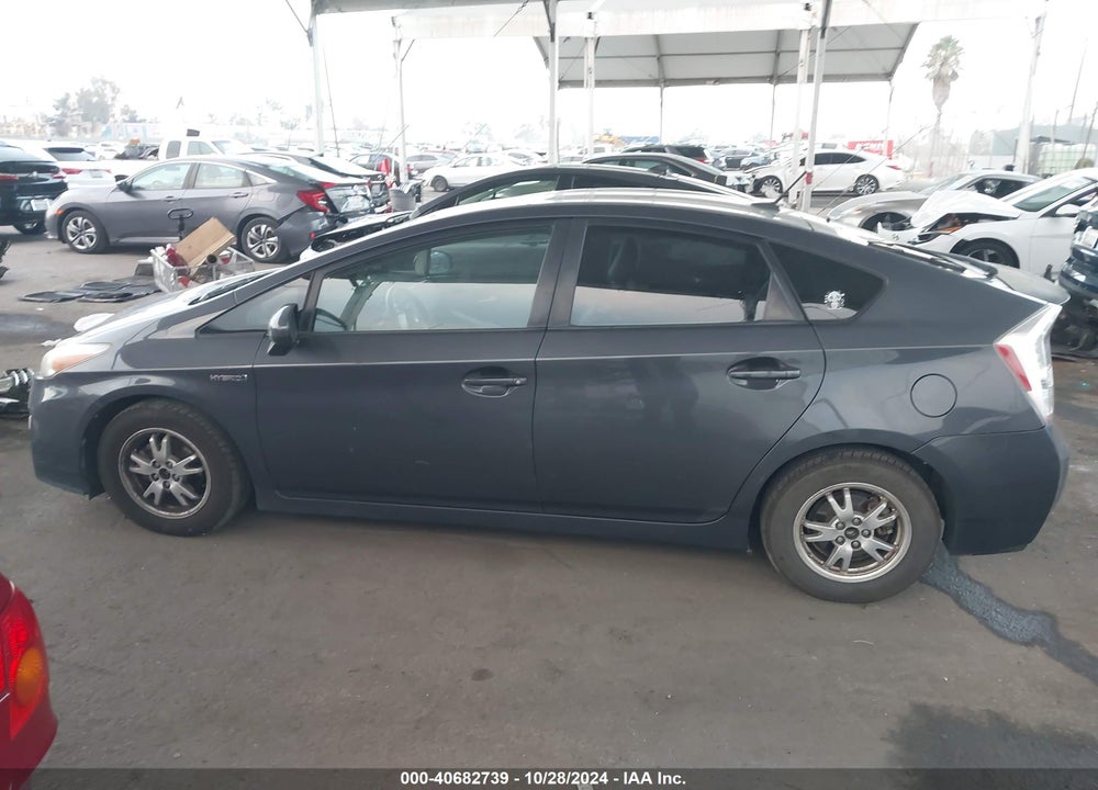 2011 TOYOTA PRIUS TWO VIN: JTDKN3DU3B1342533