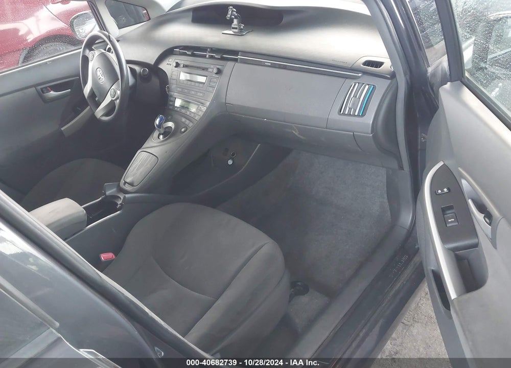 2011 TOYOTA PRIUS TWO VIN: JTDKN3DU3B1342533