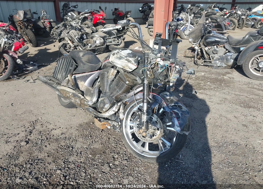 2016 VICTORY MOTORCYCLES MAGNUM VIN: 5VPYW36N2G3055517