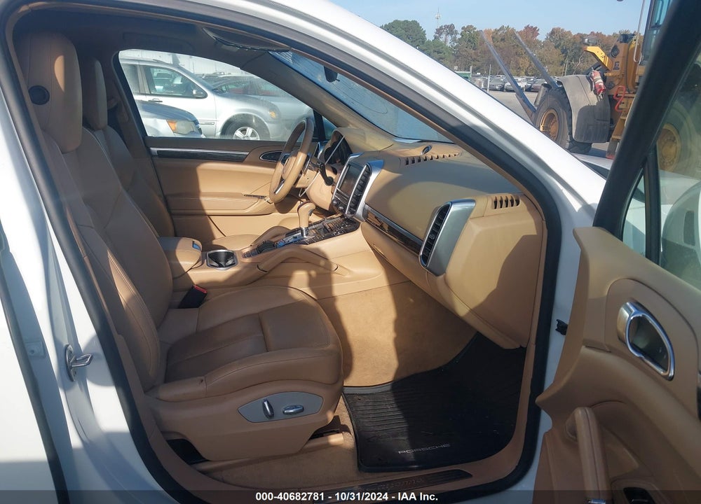 2016 PORSCHE CAYENNE VIN: WP1AA2A24GLA10048