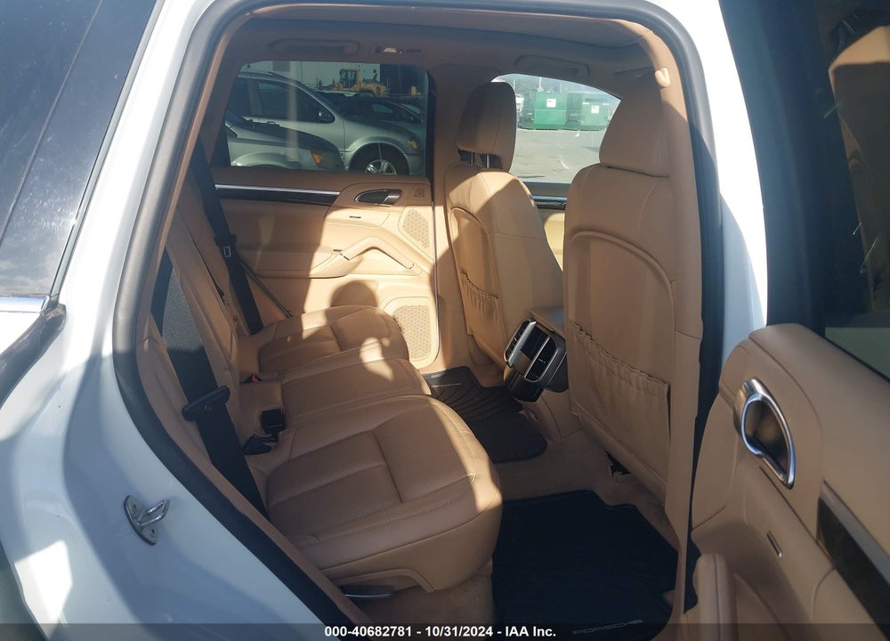 2016 PORSCHE CAYENNE VIN: WP1AA2A24GLA10048