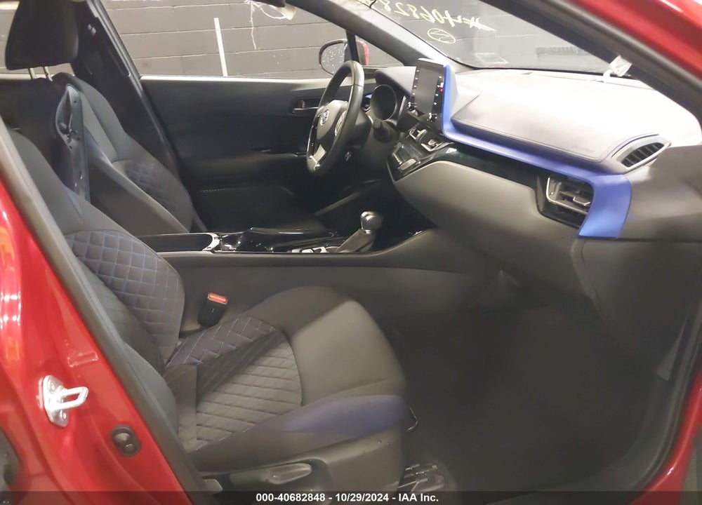 2022 TOYOTA C-HR XLE VIN: NMTKHMBX0NR142791