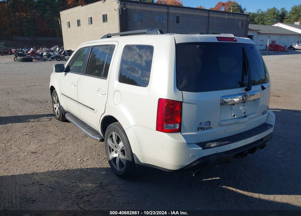 2015 HONDA PILOT TOURING VIN: 5FNYF4H95FB014109