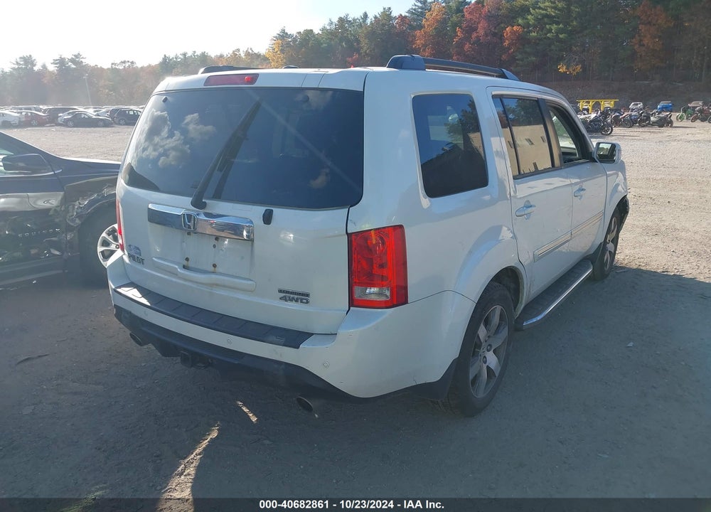 2015 HONDA PILOT TOURING VIN: 5FNYF4H95FB014109