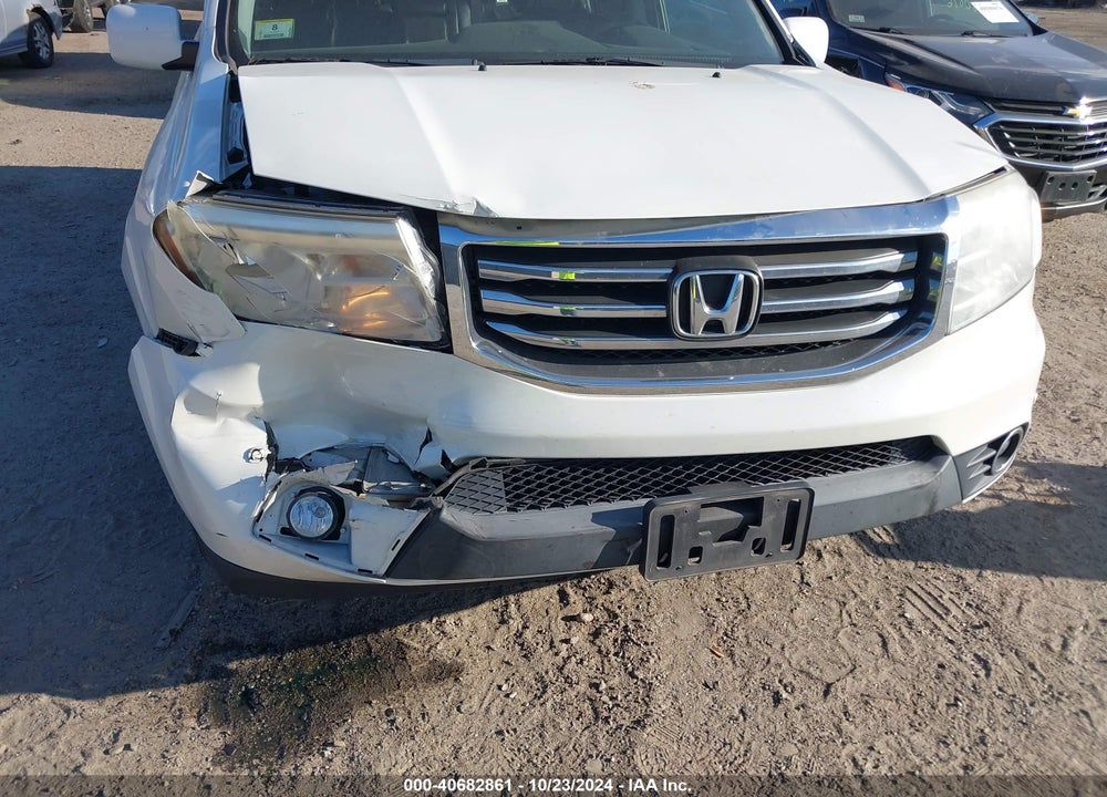 2015 HONDA PILOT TOURING VIN: 5FNYF4H95FB014109