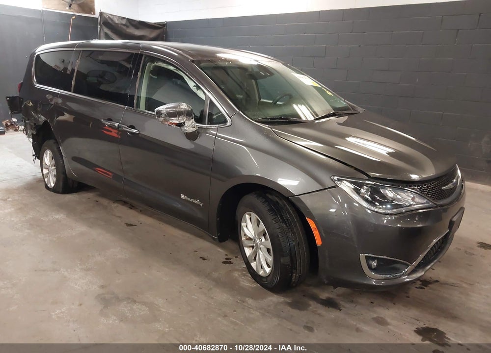 2018 CHRYSLER PACIFICA TOURING PLUS VIN: 2C4RC1FG0JR305840