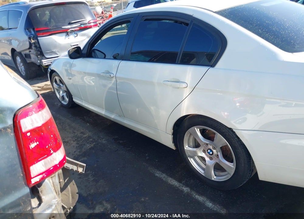 2009 BMW 328I VIN: WBAPH77519NM31445