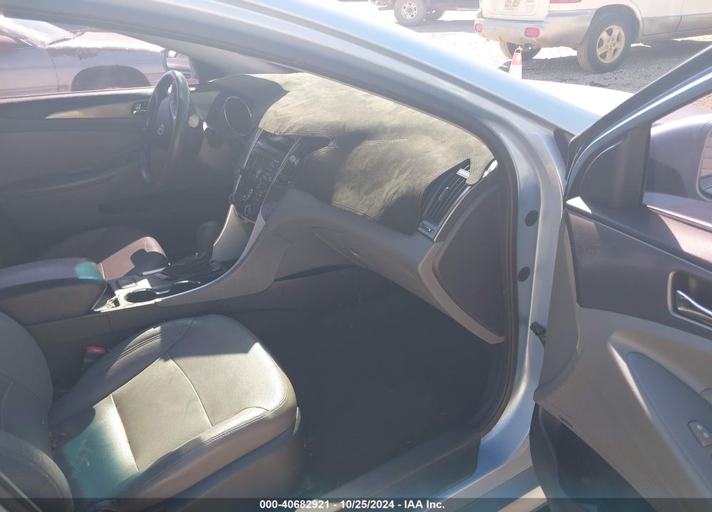 2011 HYUNDAI SONATA HYBRID VIN: KMHEC4A45BA005970