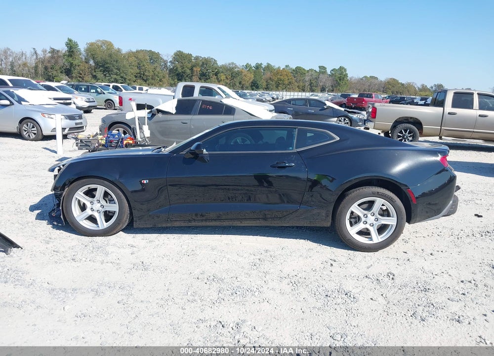 2017 CHEVROLET CAMARO 1LS VIN: 1G1FA1RX6H0196673