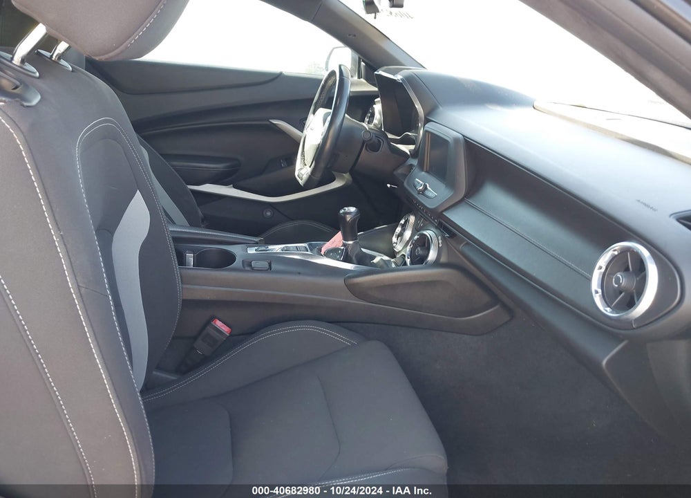 2017 CHEVROLET CAMARO 1LS VIN: 1G1FA1RX6H0196673