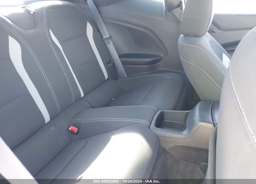 2017 CHEVROLET CAMARO 1LS VIN: 1G1FA1RX6H0196673