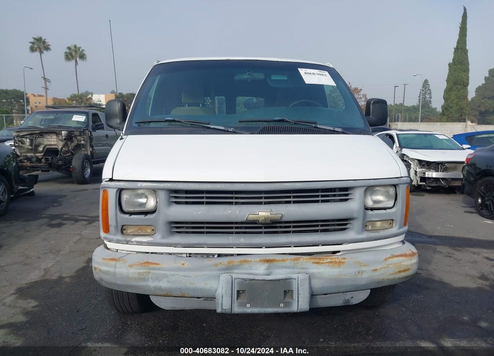 2000 CHEVROLET EXPRESS VIN: 1GCHG35R7Y1220894