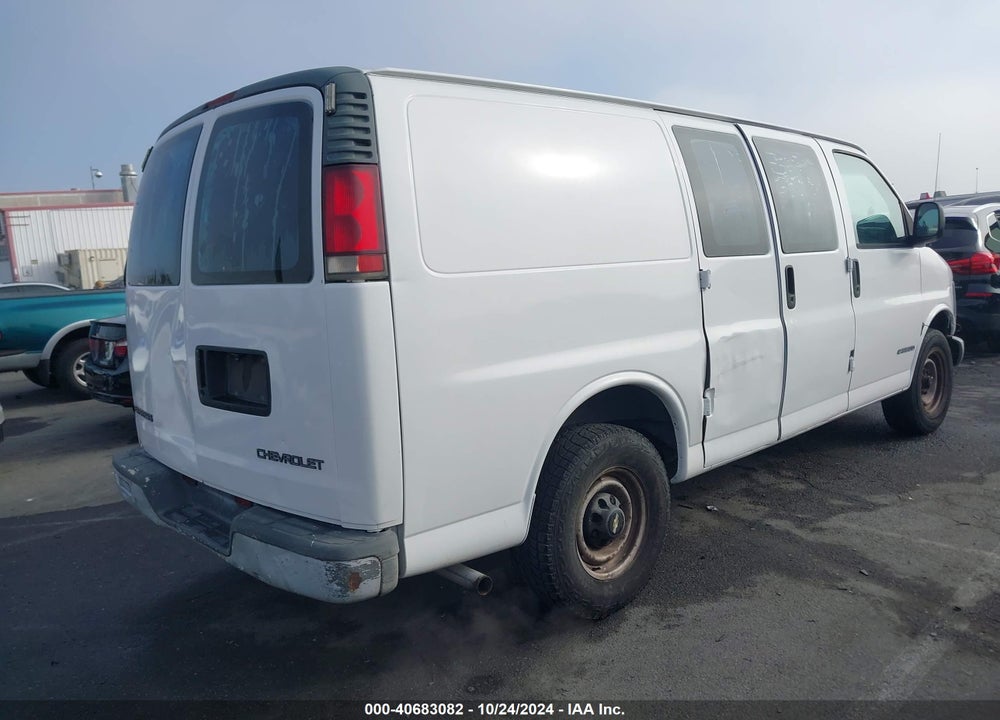 2000 CHEVROLET EXPRESS VIN: 1GCHG35R7Y1220894